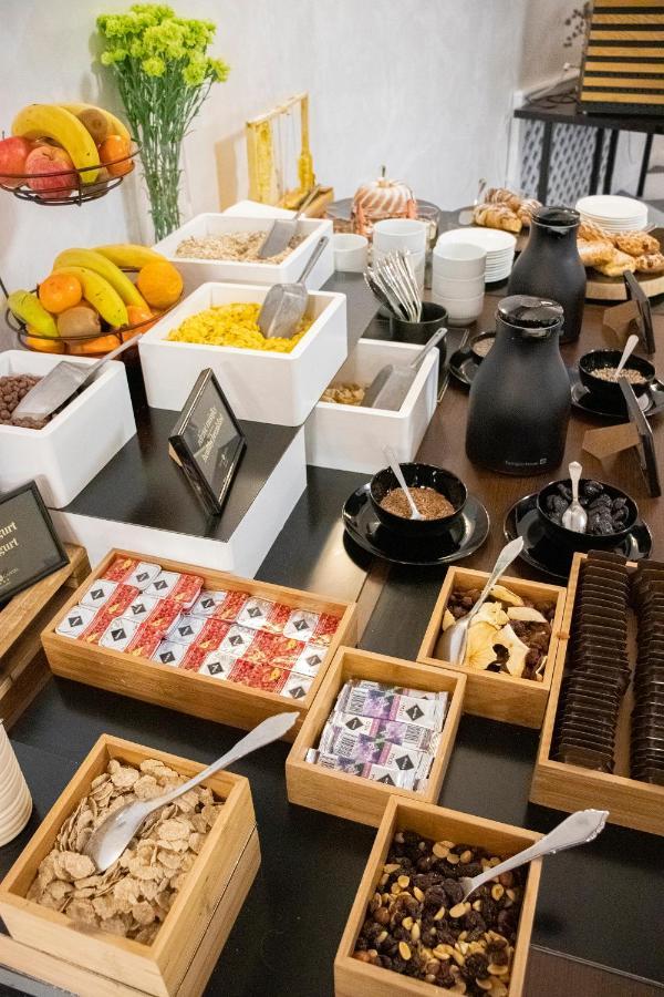 Hotel Capital With Private Wellness Нітра Екстер'єр фото