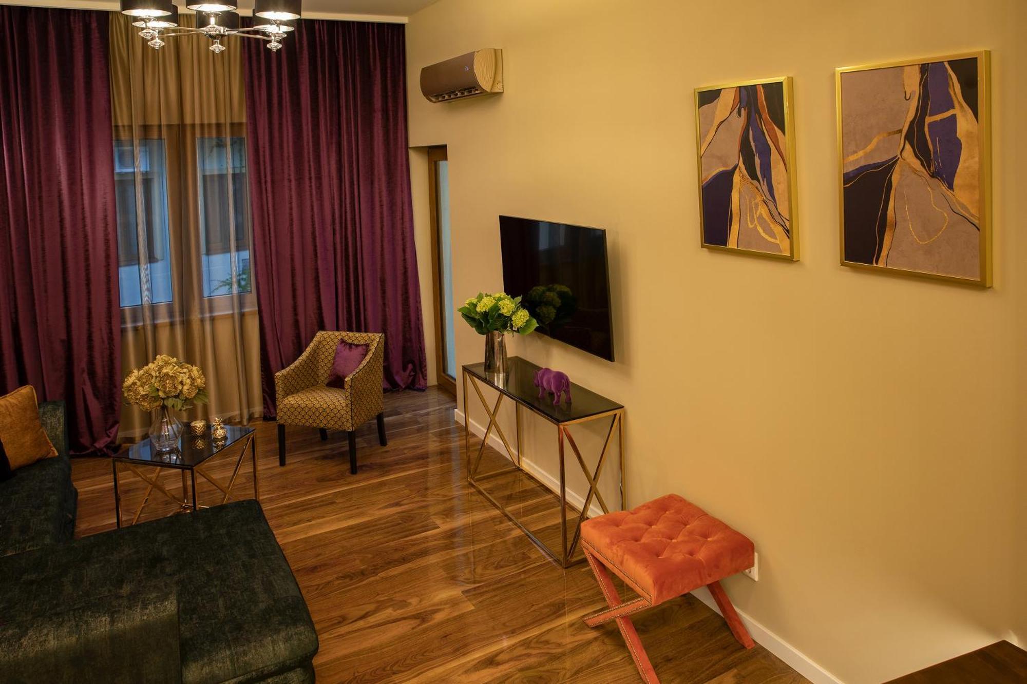 Hotel Capital With Private Wellness Нітра Екстер'єр фото