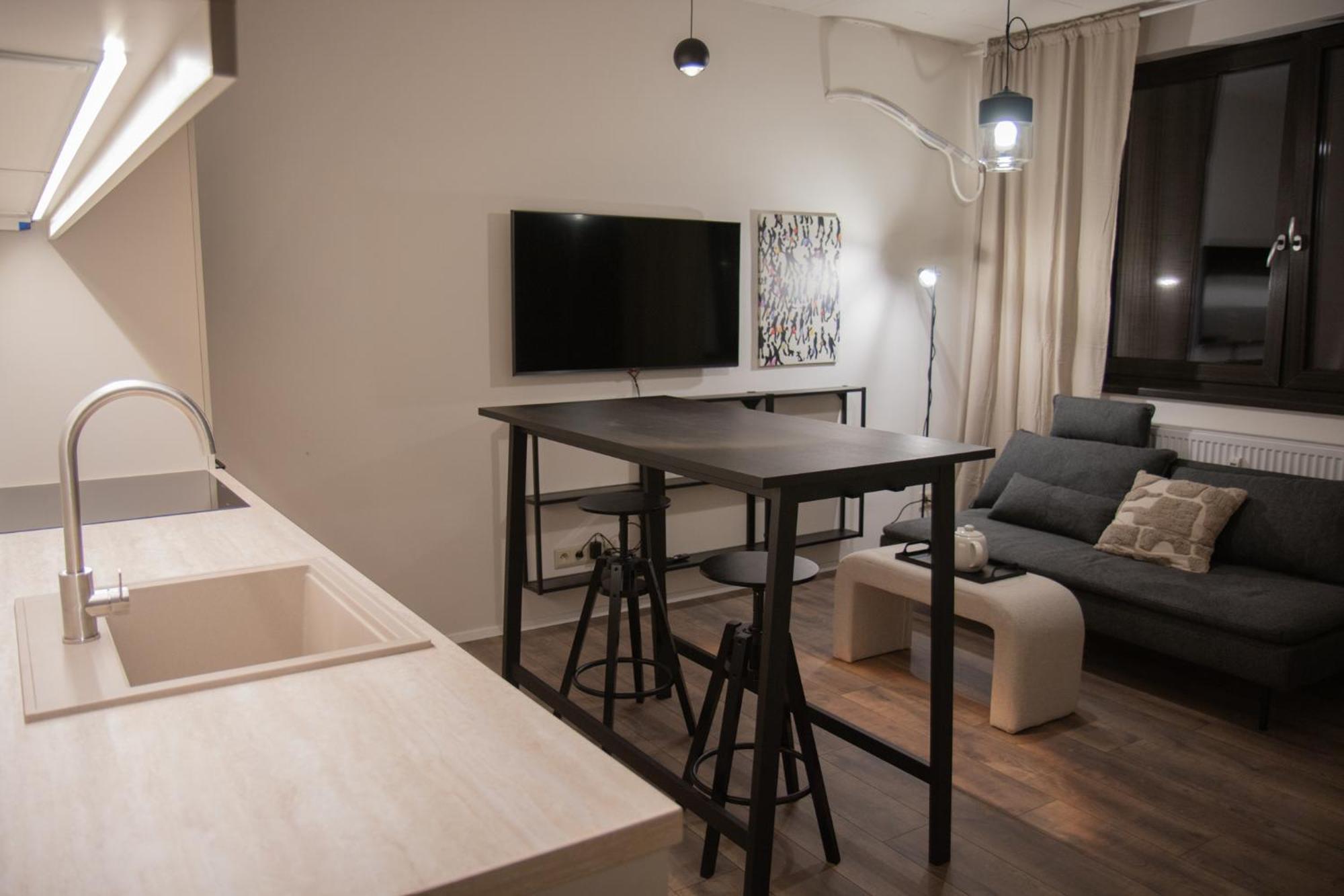 Hotel Capital With Private Wellness Нітра Екстер'єр фото